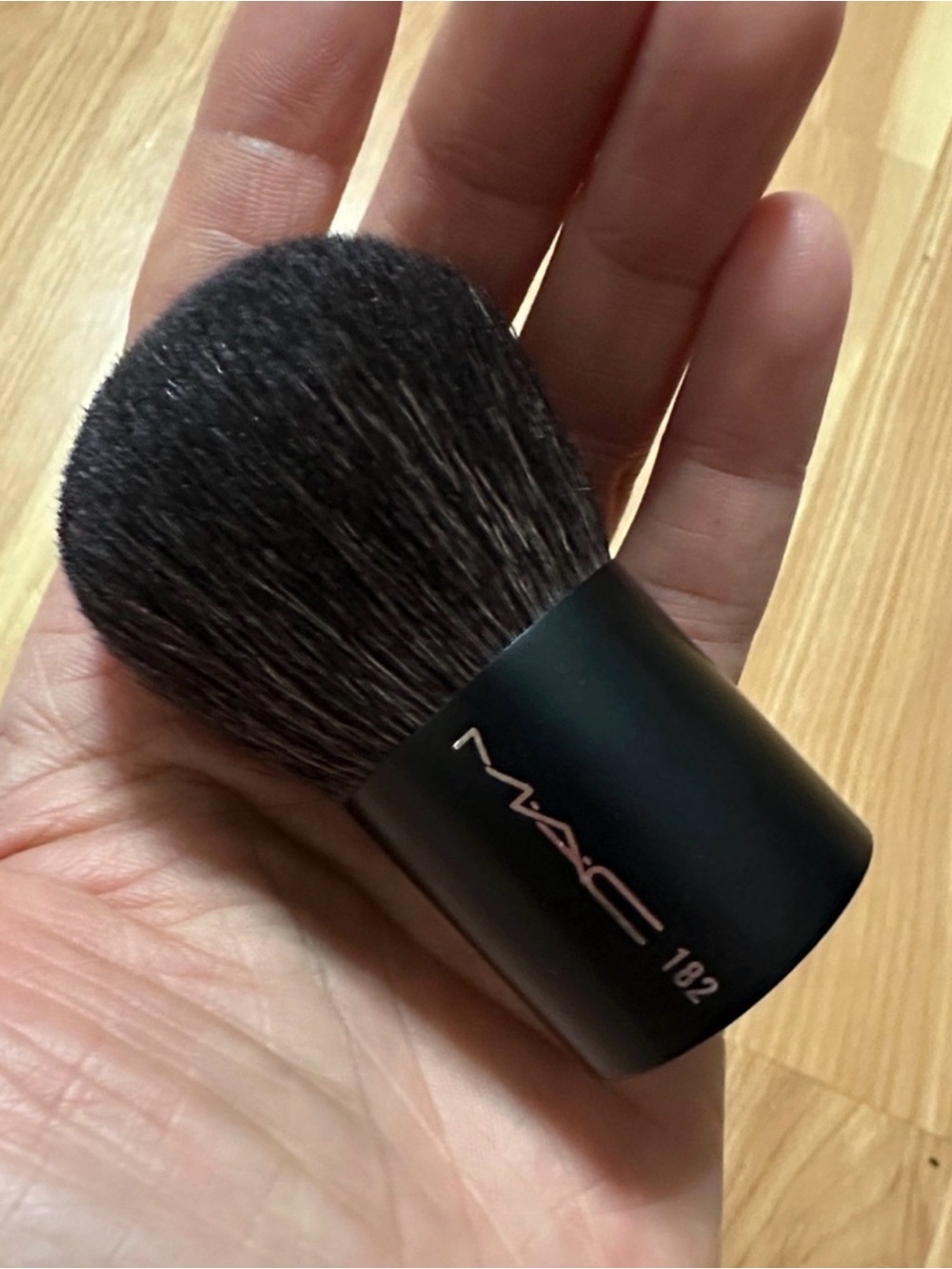 MAC Cosmetics 182 Kabuki buffer Brush